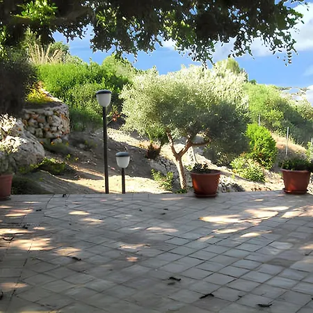 Seaside Comfort: Pool Retreat Marsala