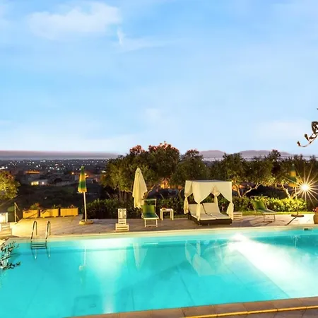 Seaside Comfort: Pool Retreat * Marsala